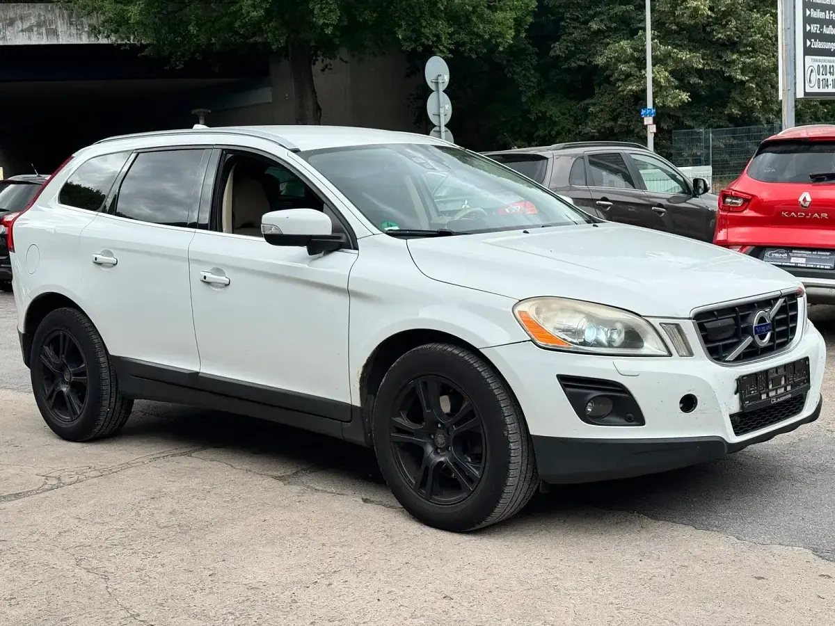 Gebraucht Volvo XC60 205 PS (150 kW) 2009 Weiß SUV