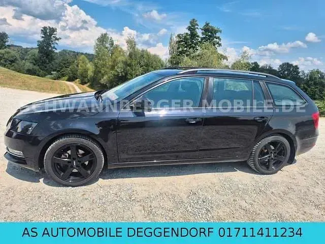 Gebraucht Skoda Octavia Style 150 PS (110 kW) 2020 Schwarzmagic perleffekt Kombi