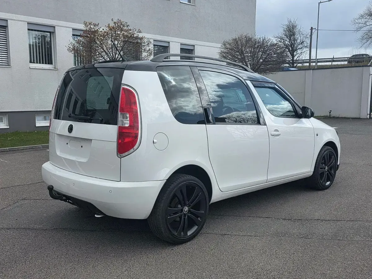 Gebraucht Skoda Roomster Noire 86 PS (63 kW) 2014 Weiß Van / Kleinbus