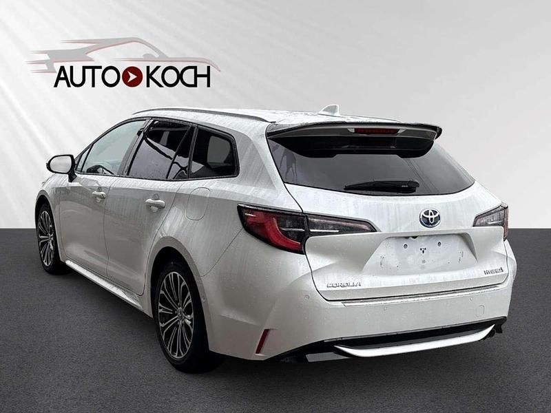 Gebraucht Toyota Corolla Team 184 PS (135 kW) 2022 Weiß Kombi