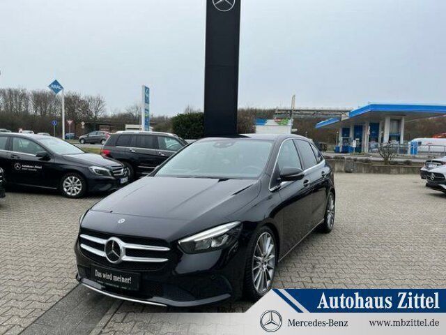 Nachtschwarz Gebraucht 2020 Mercedes B200 Progressive Van / Kleinbus | 27.500 € (Etwas zu teuer) - Bild 1/4