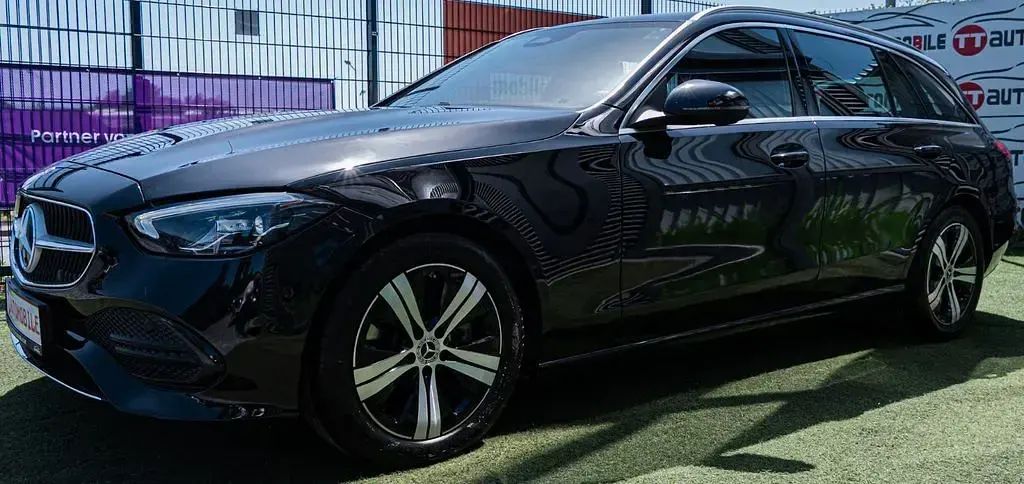 Gebraucht Mercedes C180 170 PS (125 kW) 2025 Schwarz Kombi