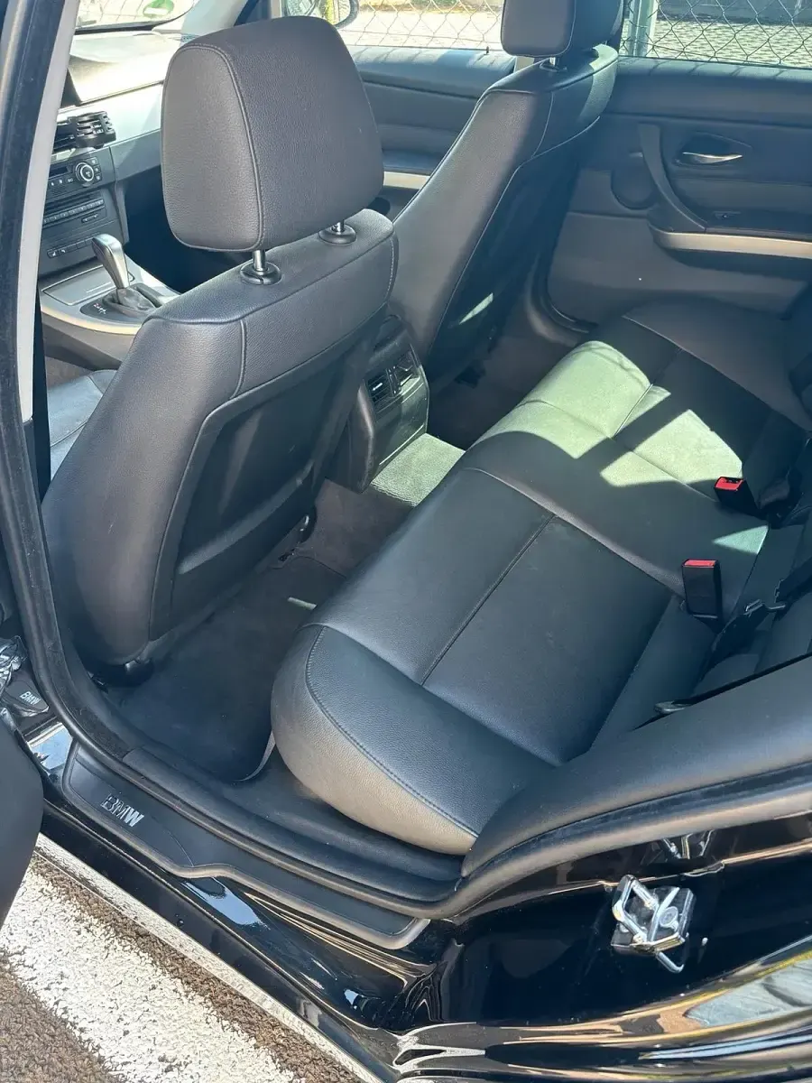 Gebraucht BMW 320 177 PS (130 kW) 2008 Schwarz Kombi