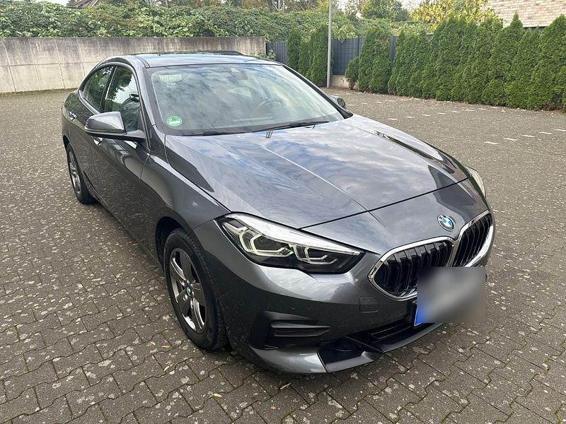 Grau Gebraucht 2021 BMW 218 Advantage Coupé | 21.590 € (Teuer) - Bild 1/4