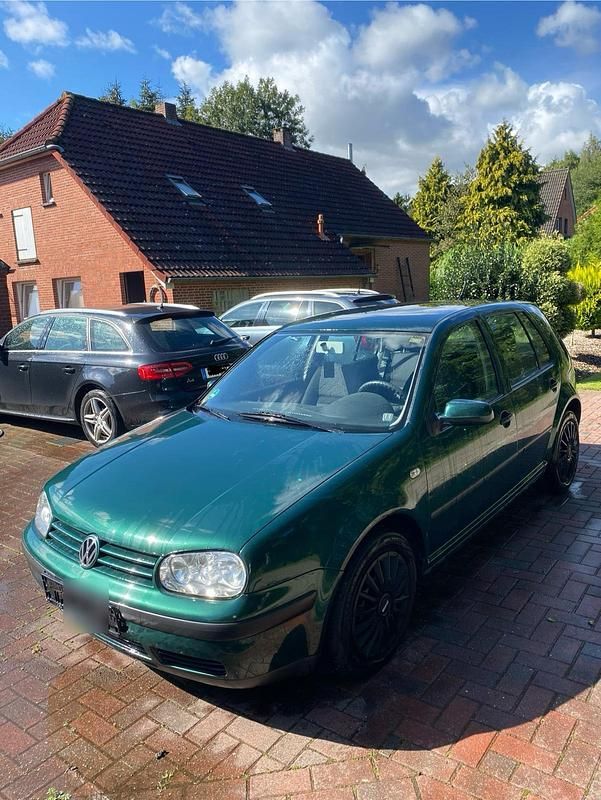Grün Gebraucht 2001 VW Golf IV Limousine | 500 € (Superpreis) - Bild 1/4
