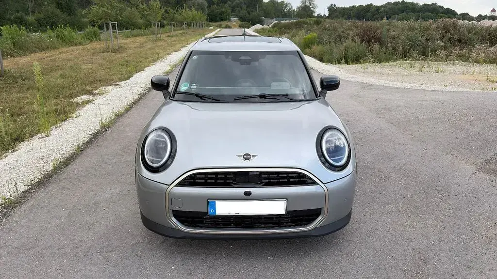 Gebraucht Mini Cooper Favoured 114 kW (156 PS) 2026 Silber Kleinwagen