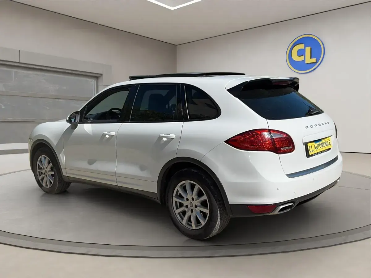 Second-hand Porsche Cayenne 245 CP (180 kW) 2013 Alb SUV