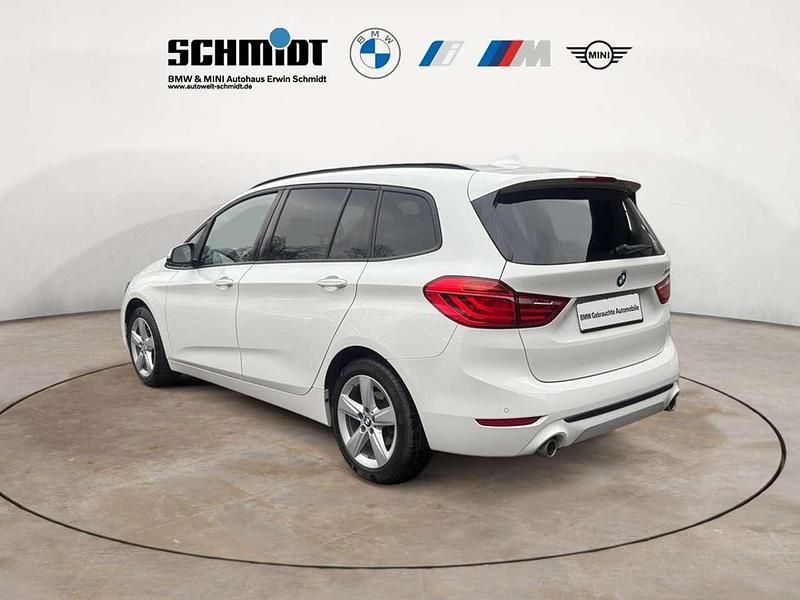 Gebraucht BMW 220 Gran Tourer Sport Line 178 PS (130 kW) 2021 Alpinweiß Van / Kleinbus