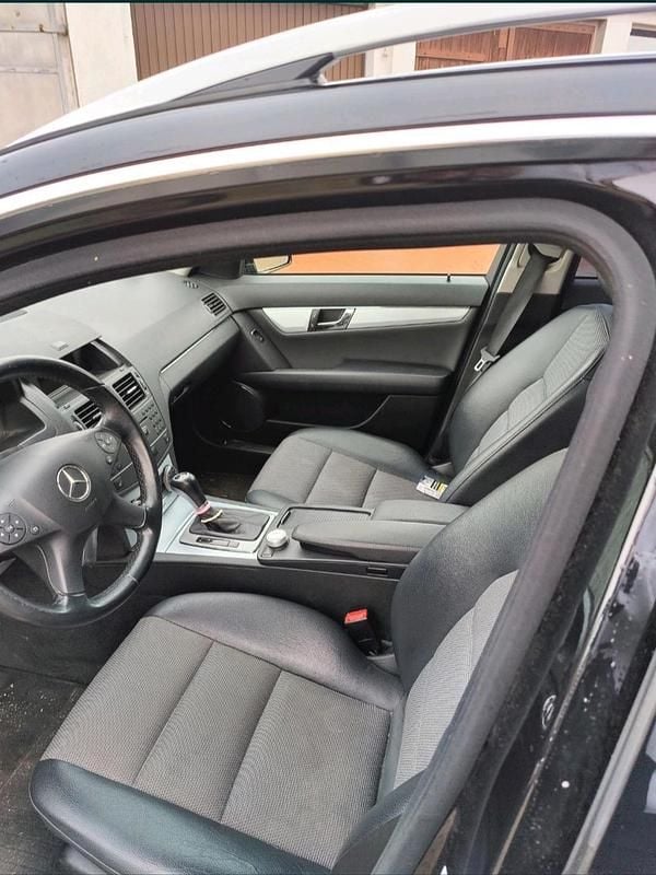 Gebraucht Mercedes C220 170 PS (125 kW) 2011 Schwarz Kombi