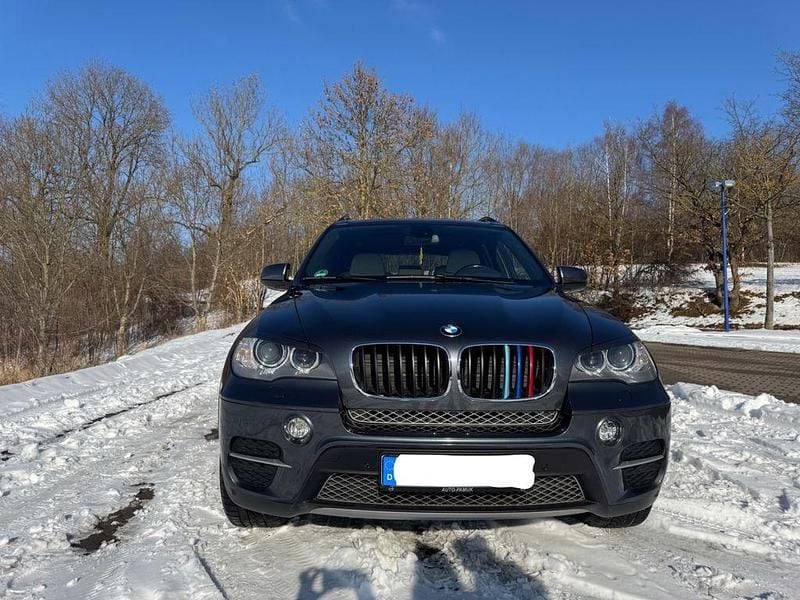 Grau Gebraucht 2012 BMW X5 SUV | 14.599 € (Fairer Preis) - Bild 1/4