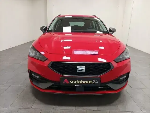 Używany Seat Leon FR 150 KM (110 kW) 2022 Czerwony Kombi