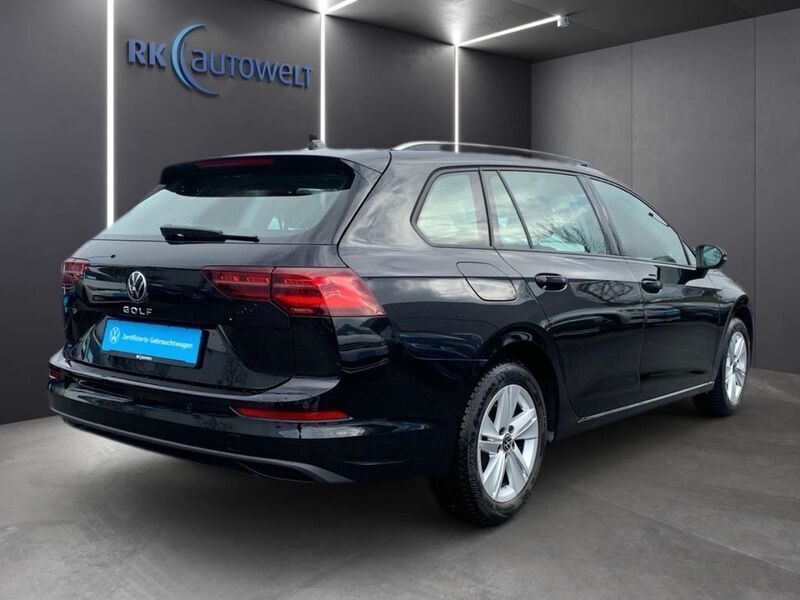 Gebraucht VW Golf VIII Life 131 PS (96 kW) 2022 Schwarz Kombi