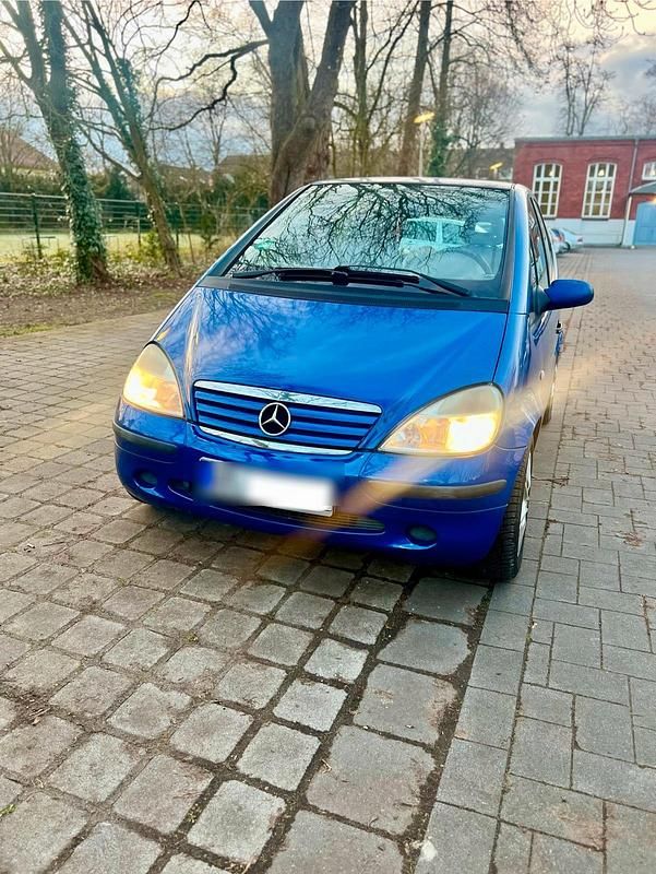 Blau Gebraucht 2000 Mercedes A190 Van / Kleinbus | 650 € (Superpreis) - Bild 1/4