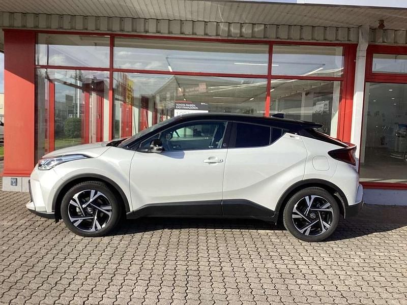 Gebraucht Toyota C-HR Team 184 PS (135 kW) 2022 Platinumweiß perleffekt/ dach schwarz SUV