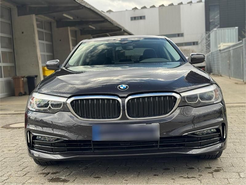 Gebraucht BMW 520 190 PS (139 kW) 2018 Grau Limousine