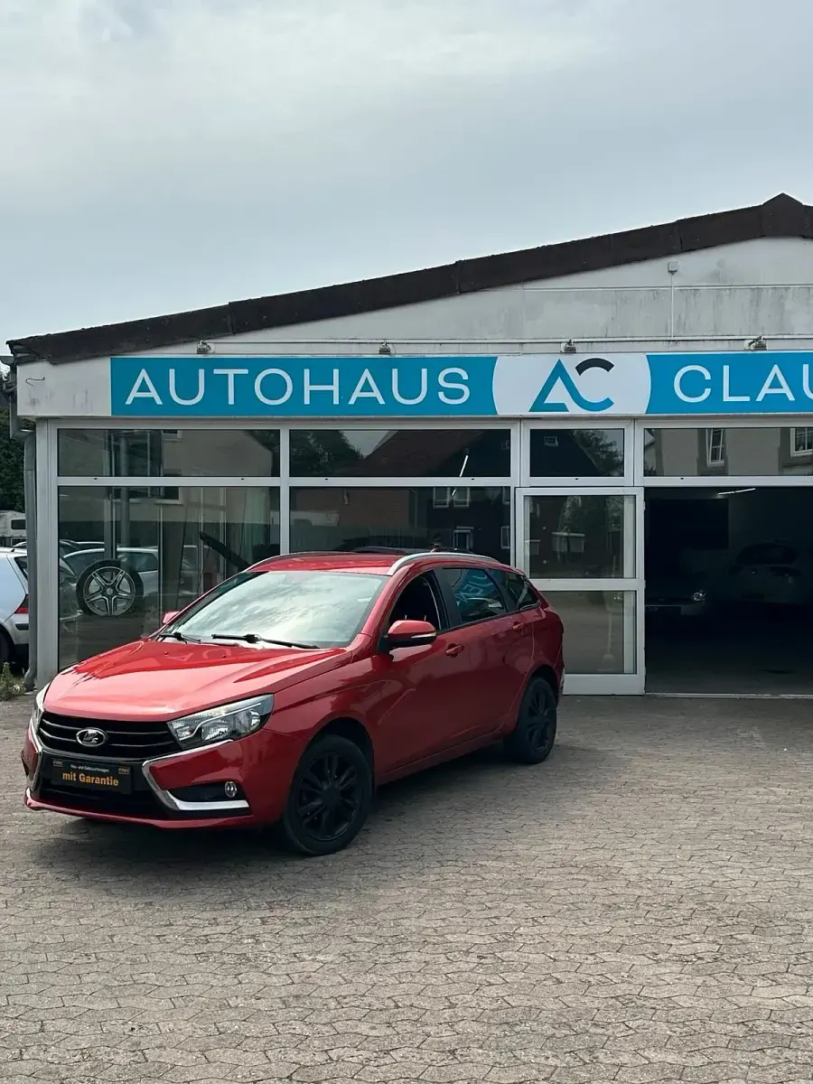 Gebraucht Lada Vesta 102 PS (75 kW) 2020 Rot Kombi