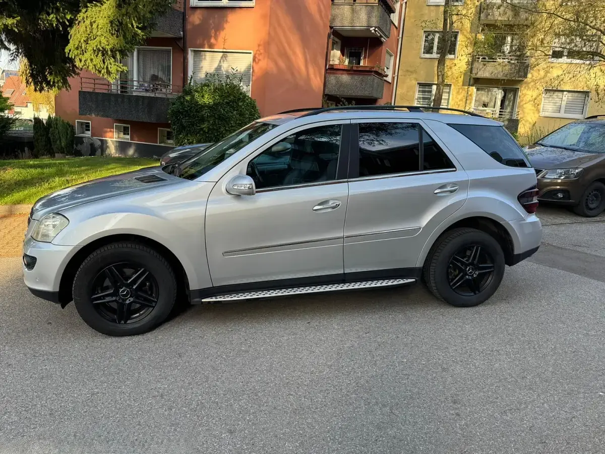 Gebraucht Mercedes ML280 190 PS (139 kW) 2007 Silber SUV