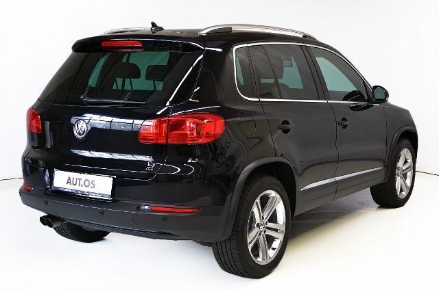 Gebraucht VW Tiguan LOUNGE 150 PS (110 kW) 2016 Schwarz metallic SUV
