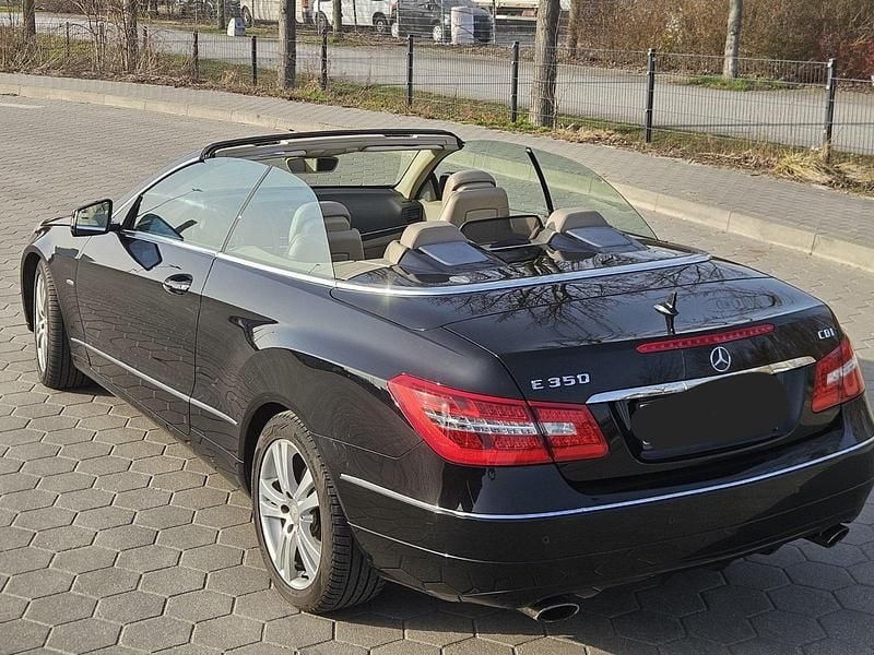 Gebraucht Mercedes E350 231 PS (169 kW) 2010 Schwarz Cabrio
