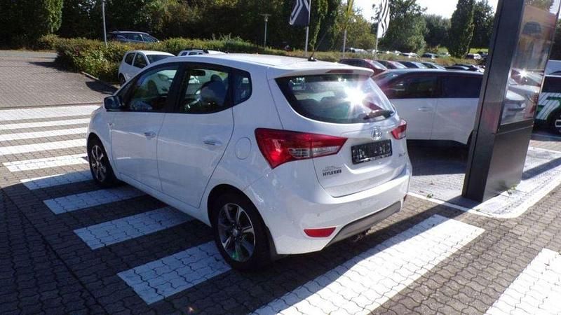 Gebraucht Hyundai ix20 Trend 90 PS (66 kW) 2015 Unbekannt Kleinwagen