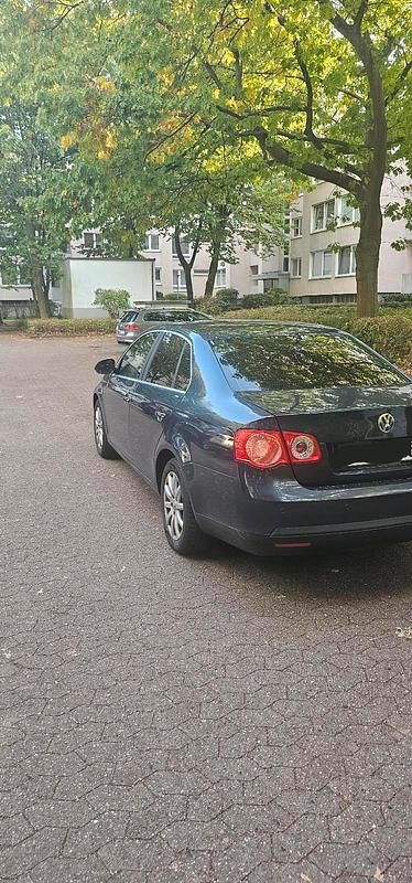 Blau Gebraucht 2008 VW Jetta Limousine | 1.450 € (Guter Preis) - Bild 1/4