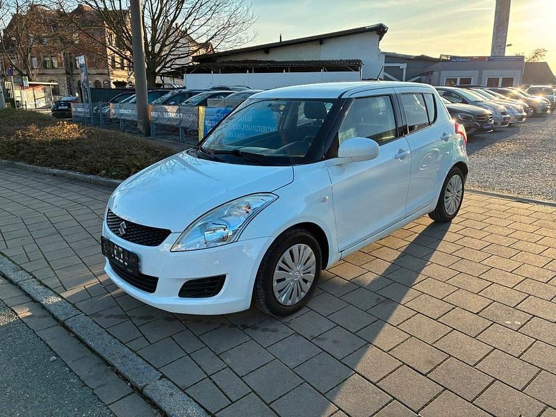 Gebraucht Suzuki Swift Club 94 PS (69 kW) 2011 Weiß Kleinwagen