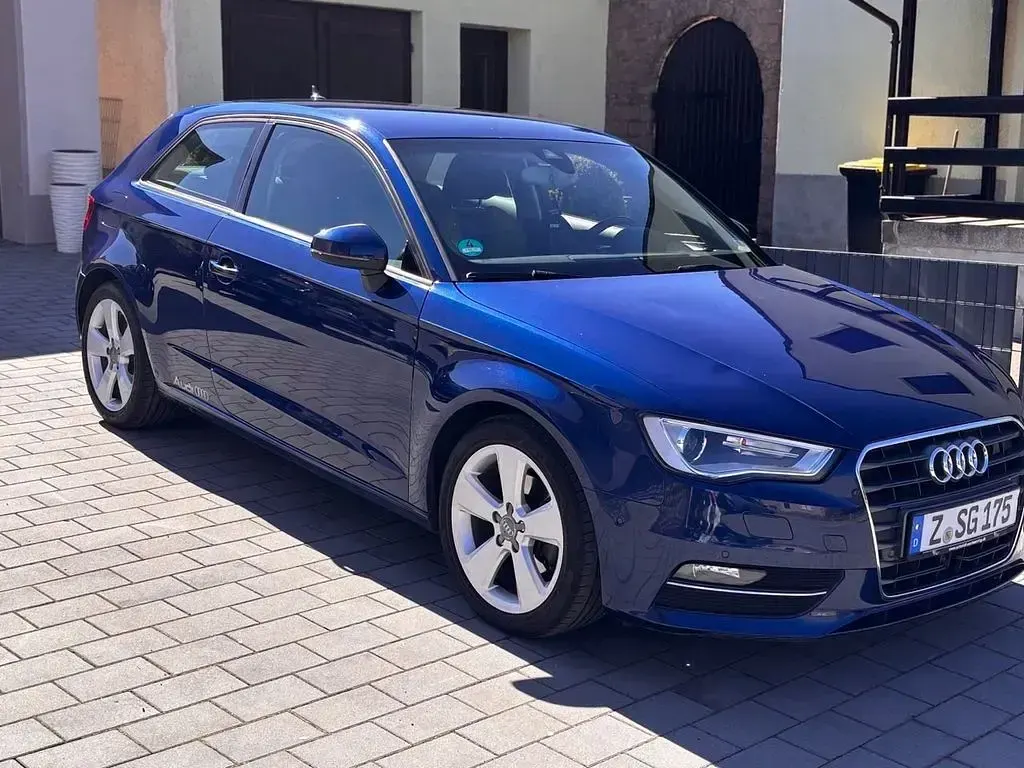 Second-hand Audi A3 Ambition 150 CP (110 kW) 2013 Albastru Berlinǎ