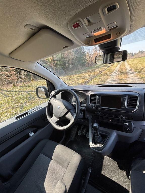 Gebraucht Peugeot Expert 144 PS (105 kW) 2021 Grau Van