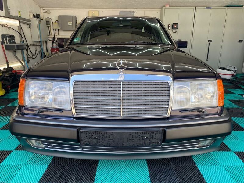 Gebraucht Mercedes E500 326 PS (239 kW) 1992 Violet Limousine
