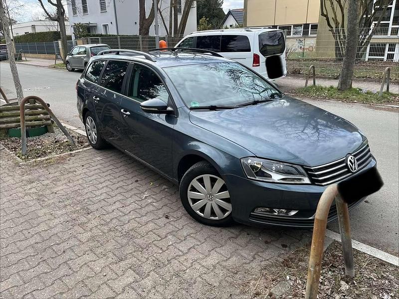 Gebraucht VW Passat Trendline 122 PS (89 kW) 2015 Grau Kombi