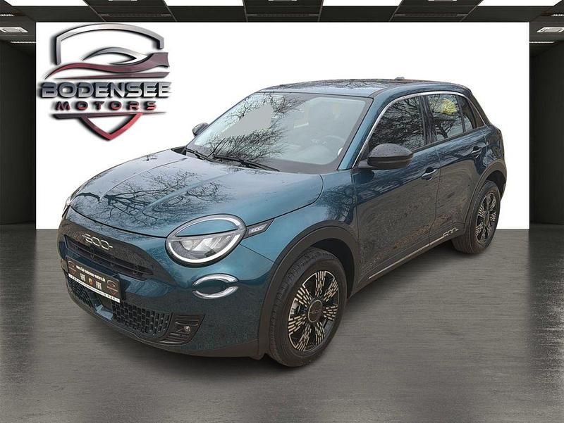 Neu Fiat 600 Pop 145 PS (106 kW) 2025 Grün SUV