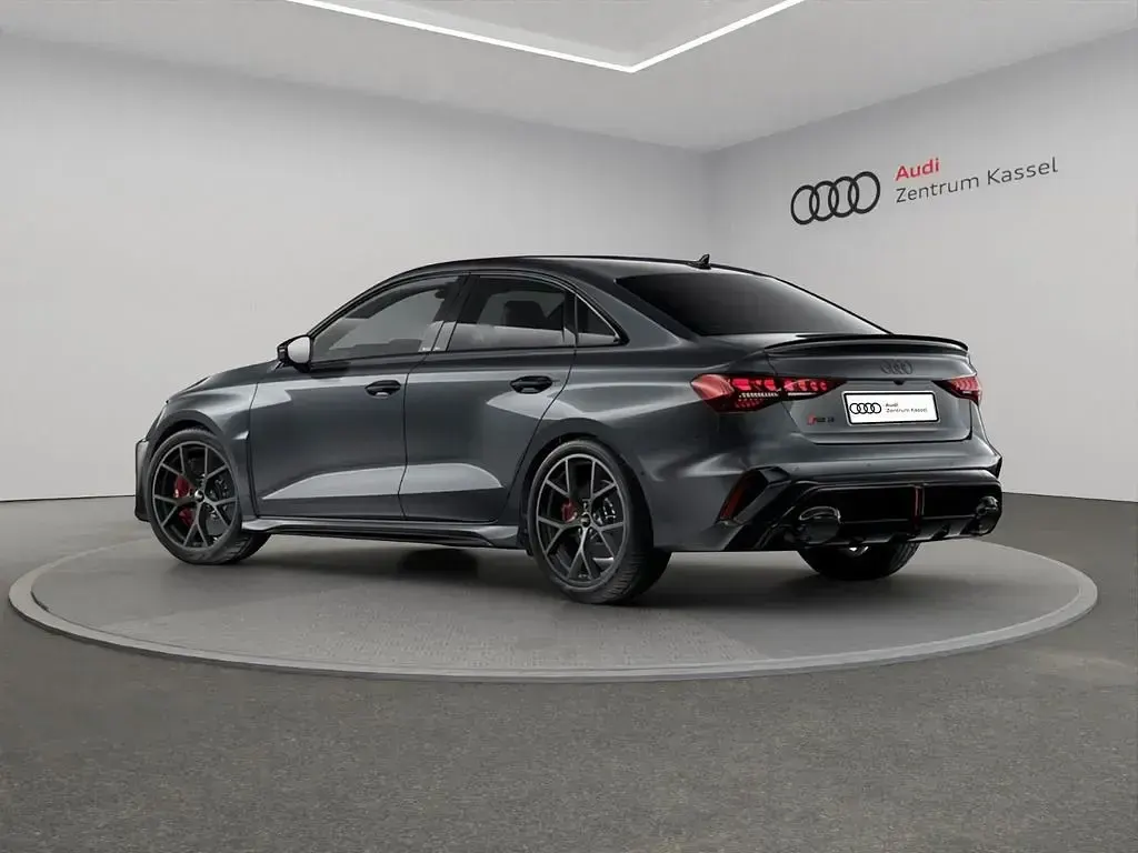 Neu Audi RS3 Sport 400 PS (294 kW) 2026 Grau Limousine
