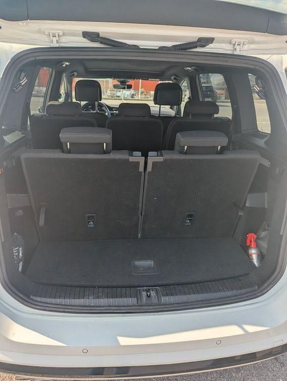 Gebraucht VW Touran Highline 150 PS (110 kW) 2017 Weiß Van / Kleinbus