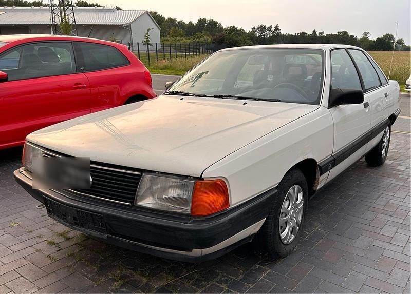 Weiß Gebraucht 1988 Audi 100 Limousine | 1.500 € - Bild 1/4