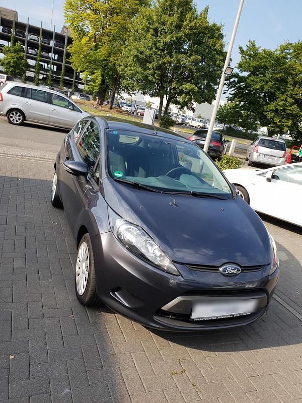 Grau Gebraucht 2009 Ford Fiesta Kleinwagen | 2.000 € (Guter Preis) - Bild 1/1