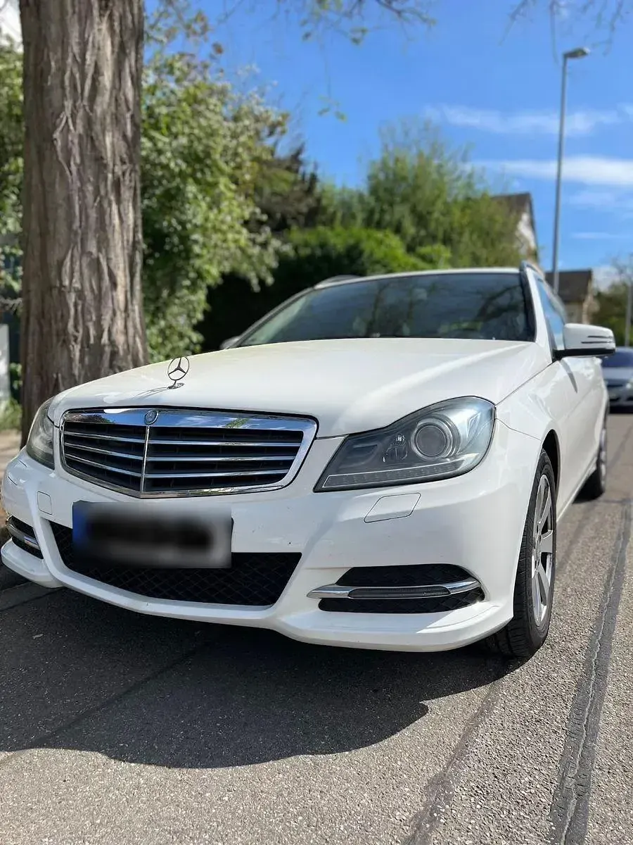 Gebraucht Mercedes C250 Avantgarde 204 PS (150 kW) 2012 Weiß Limousine