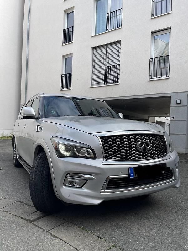 Grau Gebraucht 2015 Infiniti QX80 SUV | 28.500 € - Bild 1/4