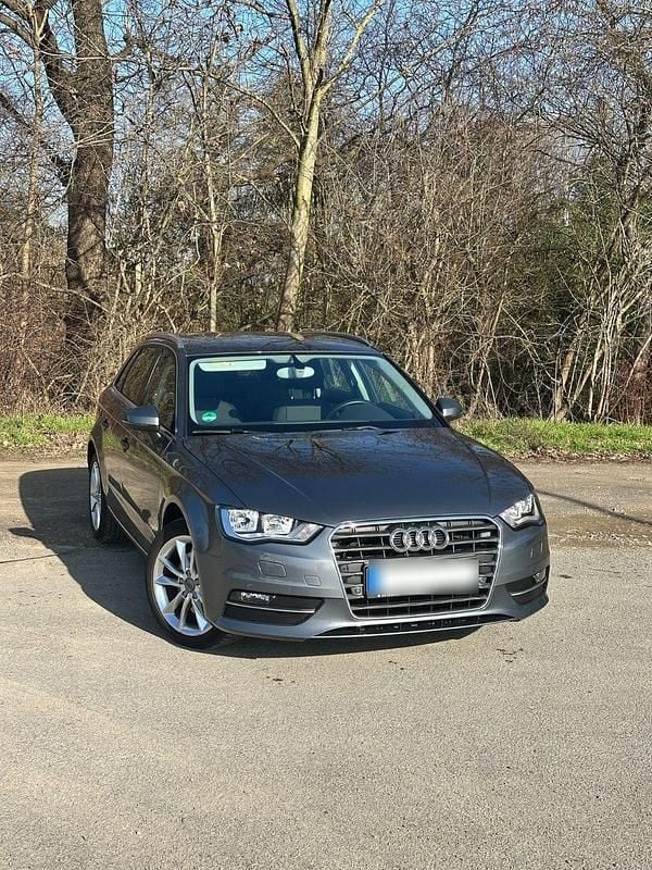 Gebraucht Audi A3 Attraction 179 PS (131 kW) 2015 Grau Limousine