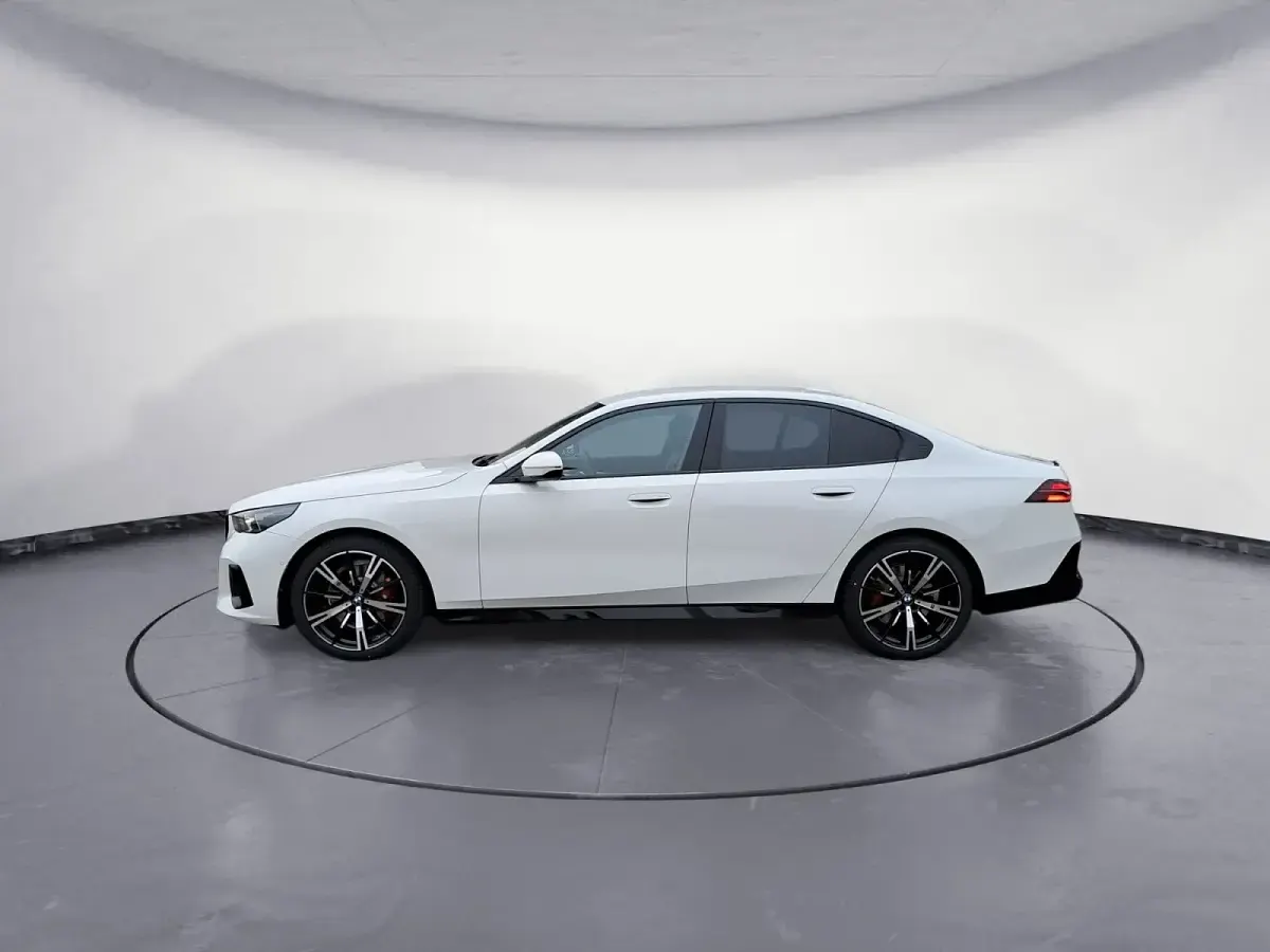 Gebraucht BMW 520 M Sport 197 PS (144 kW) 2026 Limousine