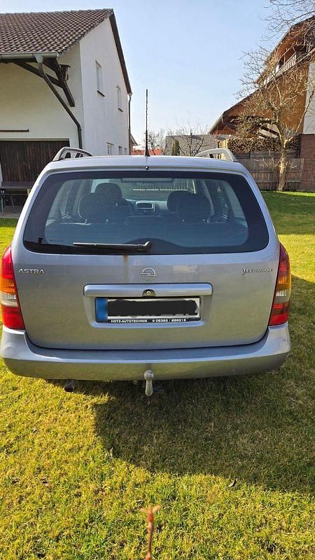 Second-hand Opel Astra 103 CP (75 kW) 2004 Gri Break