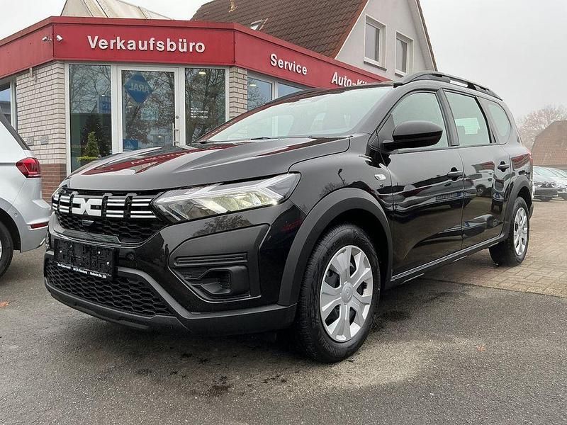 Perlmuttschwarz Gebraucht 2025 Dacia Jogger Essentiel Van / Kleinbus | 19.900 € (Guter Preis) - Bild 1/4