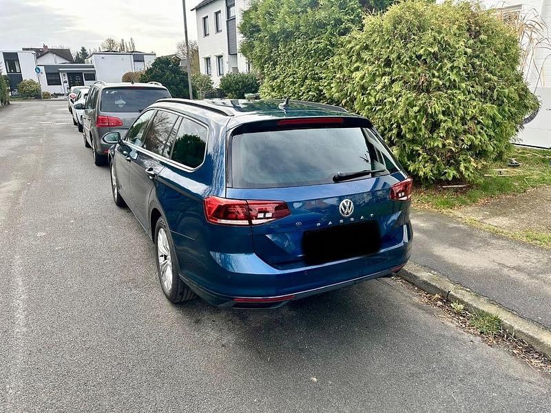 Gebraucht VW Passat Business 190 PS (139 kW) 2020 Blau Kombi