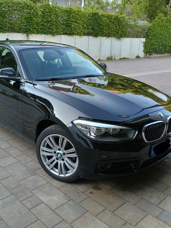Schwarz Gebraucht 2018 BMW 118 Kleinwagen | 11.950 € (Superpreis) - Bild 1/4