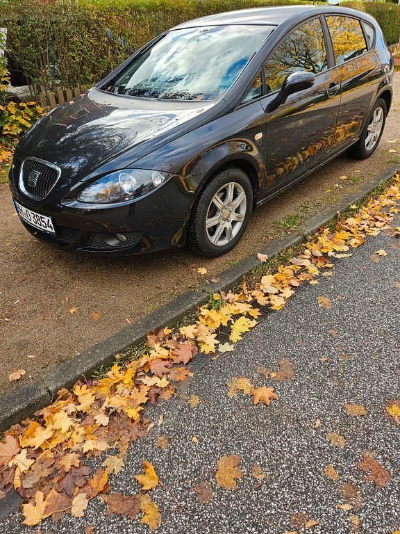 Schwarz Gebraucht 2007 Seat Leon Limousine | 4.800 € (Etwas zu teuer) - Bild 1/4