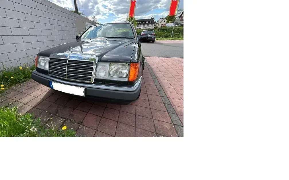 Gebraucht Mercedes 220 150 PS (110 kW) 1993 Schwarz Coupé