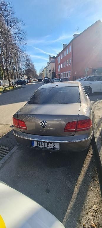 Gebraucht VW Phaeton 245 PS (180 kW) 2010 Braun Limousine