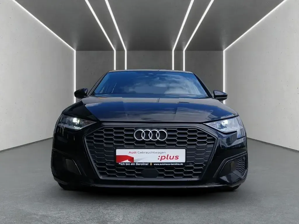 Gebraucht Audi A3 110 PS (80 kW) 2023 Brillantschwarz Limousine