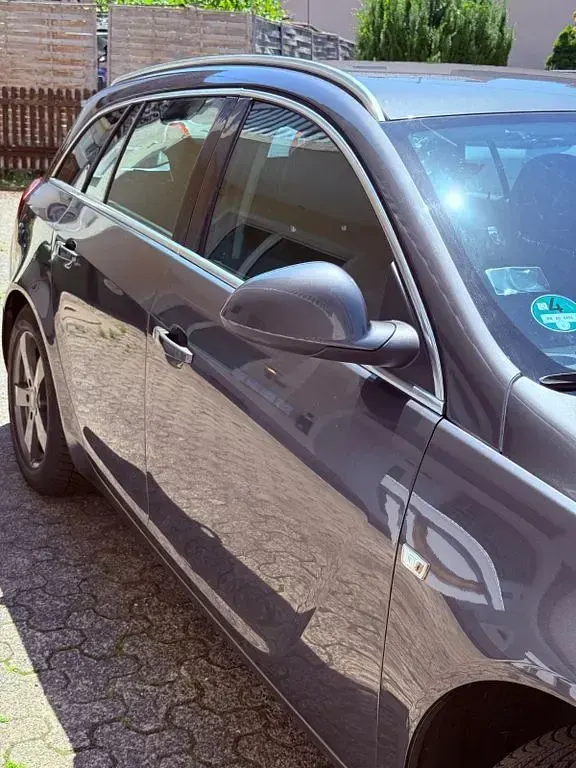 Gebraucht Opel Insignia Sport 131 PS (96 kW) 2011 Grau Limousine