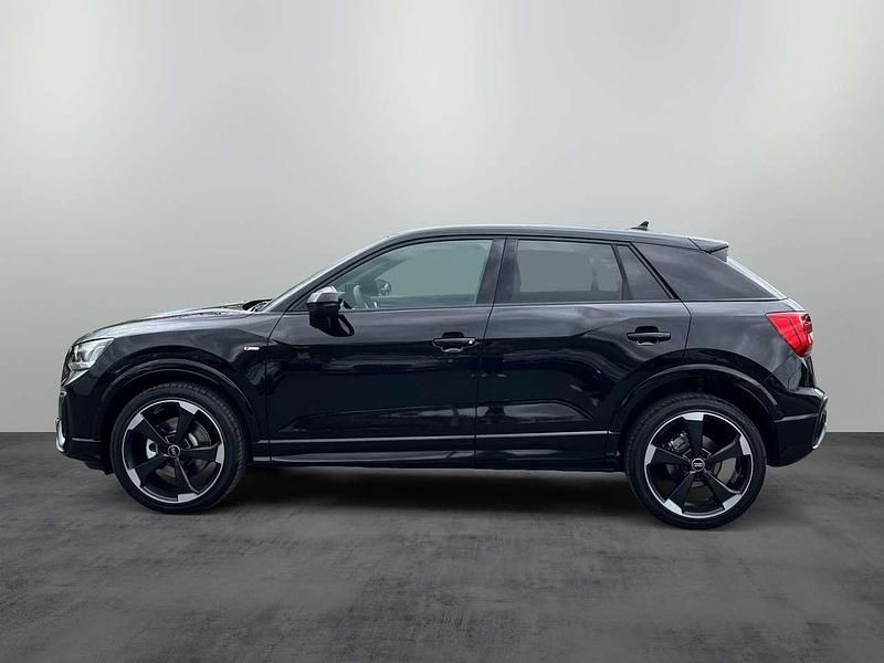 Neu Audi Q2 S-Line 150 PS (110 kW) 2026 Mythosschwarz metallic SUV