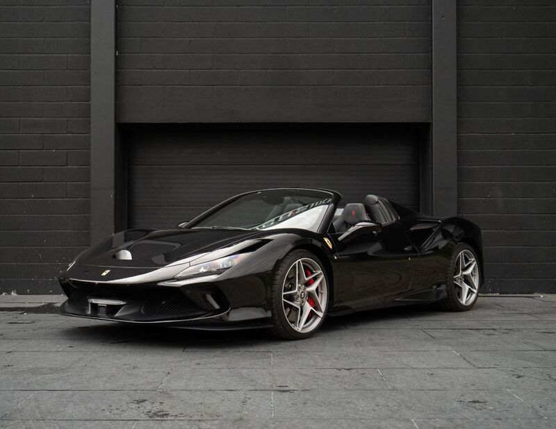 Schwarz Gebraucht 2020 Ferrari F8 Cabrio | 323.456 € (Superpreis) - Bild 1/4
